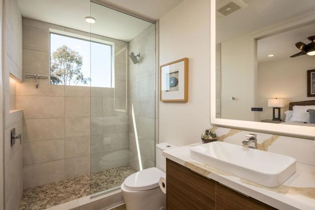 2501 State Street 306, Carlsbad, CA 92008