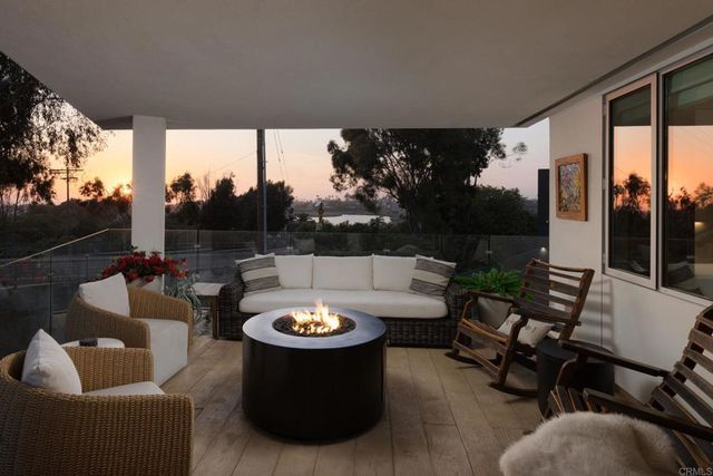 2501 State Street 306, Carlsbad, CA 92008