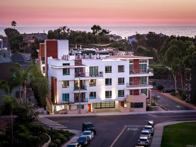 2501 State Street 306, Carlsbad, CA 92008