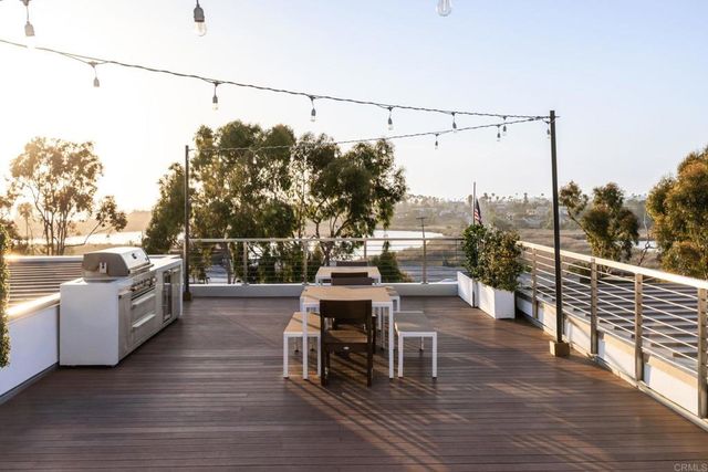 2501 State Street 306, Carlsbad, CA 92008