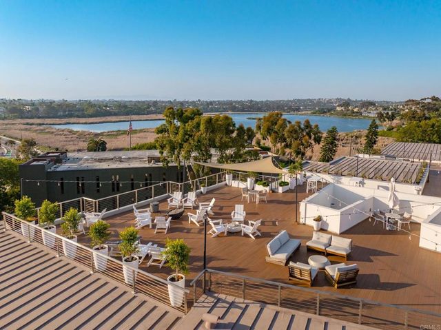 2501 State Street 306, Carlsbad, CA 92008
