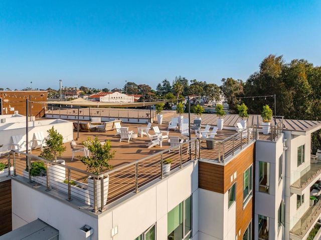 2501 State Street 306, Carlsbad, CA 92008