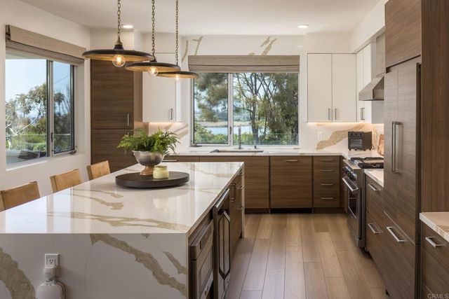 2501 State Street 306, Carlsbad, CA 92008