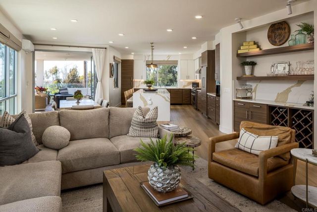 2501 State Street 306, Carlsbad, CA 92008