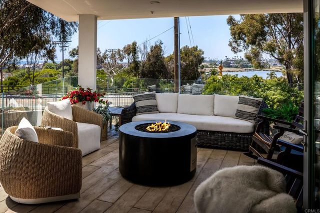 2501 State Street 306, Carlsbad, CA 92008