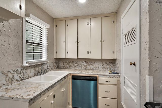 4341 MCCUTCHEN AVENUE, Wichita Falls, TX 76308