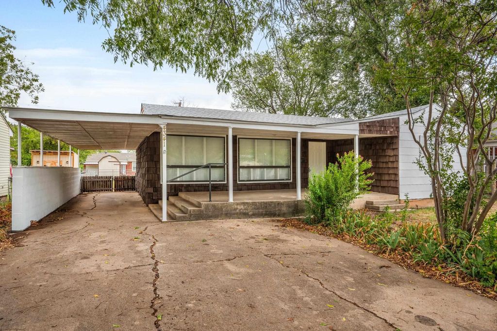 4341 MCCUTCHEN AVENUE, Wichita Falls, TX 76308