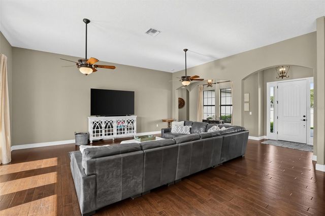 4650 LAKE PICKETT DRIVE, Groveland, FL 34736