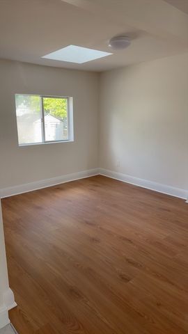 72 Freeman St, Quincy, MA 02170