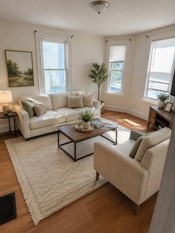 72 Freeman St, Quincy, MA 02170
