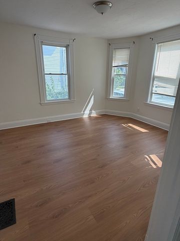 72 Freeman St, Quincy, MA 02170