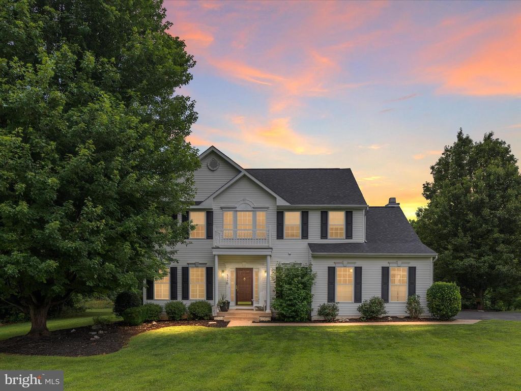 326 PINNACLE DR, Bunker Hill, WV 25413