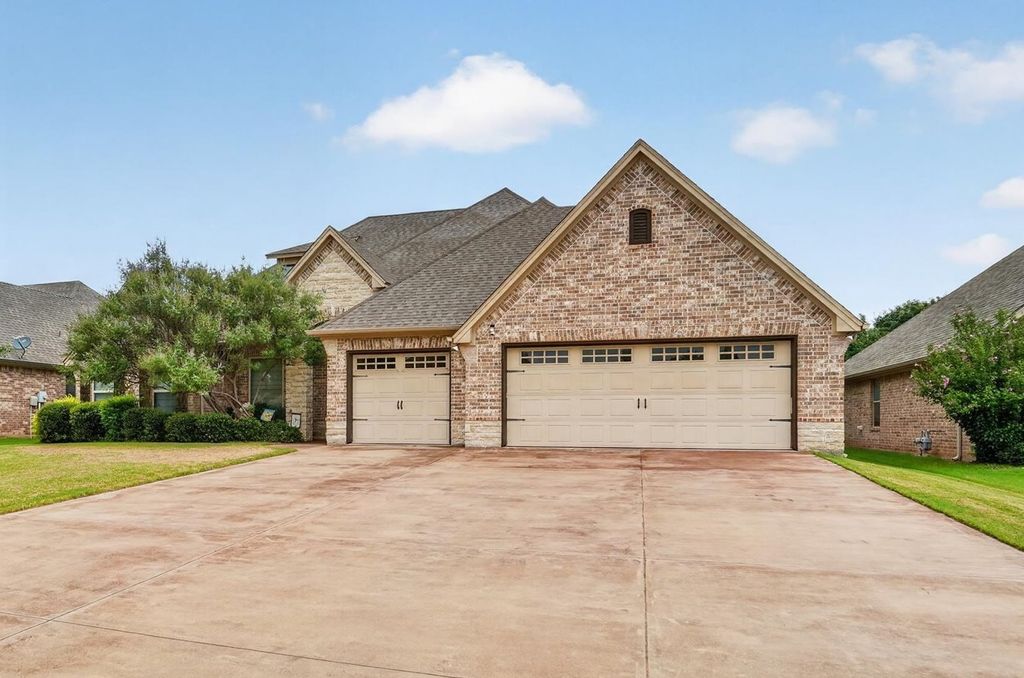 3545 Abes Landing Drive, Granbury, TX 76049