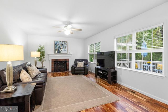 43848 GLENHAZEL DR, Ashburn, VA 20147