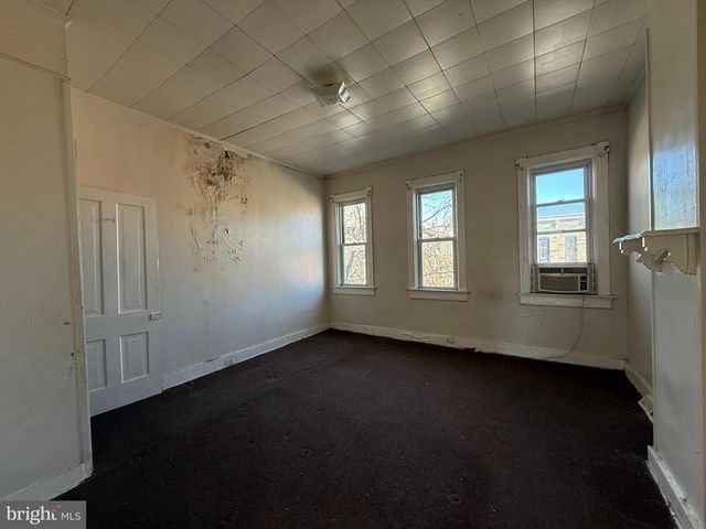 1552 N CAREY ST, Baltimore, MD 21217