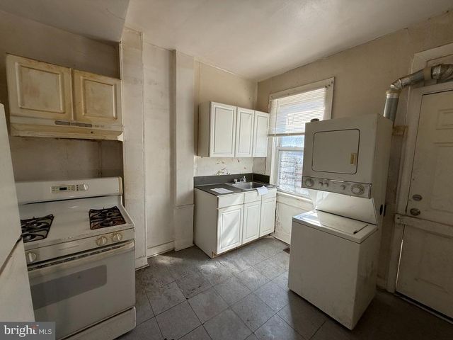 1552 N CAREY ST, Baltimore, MD 21217