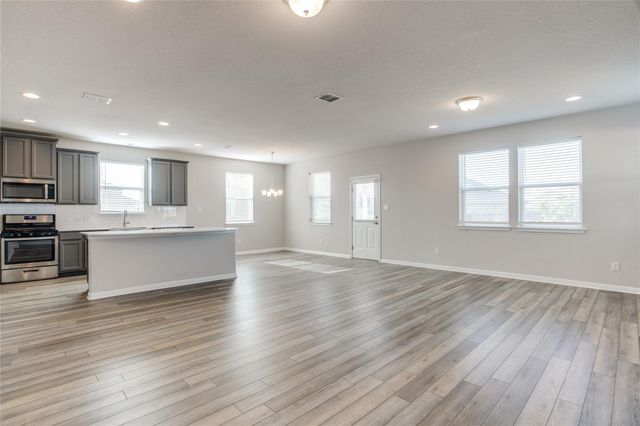 355 Silver Glen DR, Kyle, TX 78640