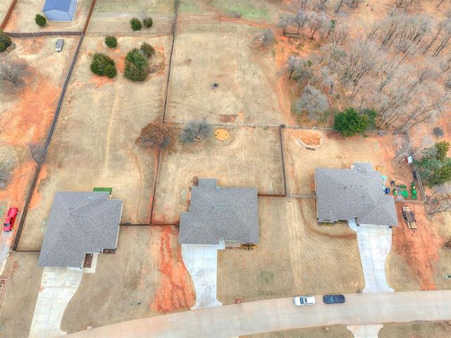 9600 Country Side Lane, Guthrie, OK 73044