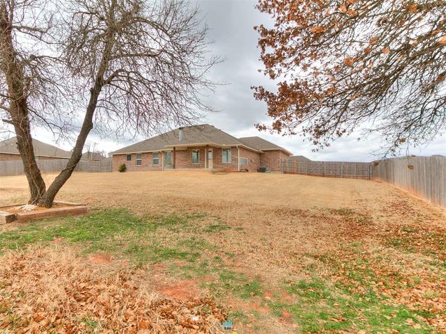 9600 Country Side Lane, Guthrie, OK 73044