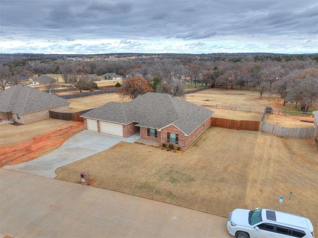 9600 Country Side Lane, Guthrie, OK 73044