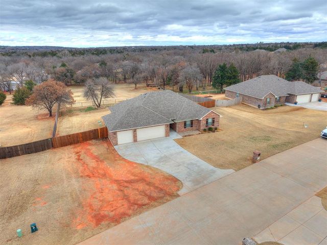 9600 Country Side Lane, Guthrie, OK 73044