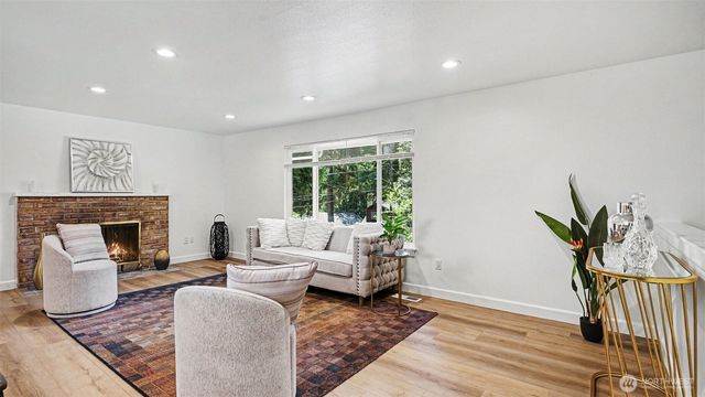 11040 40th Avenue NE, Seattle, WA 98125