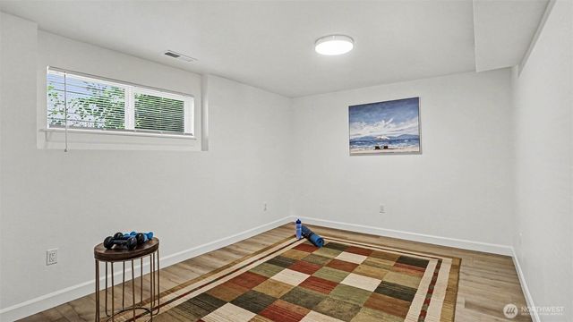 11040 40th Avenue NE, Seattle, WA 98125