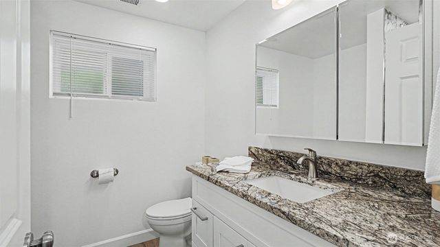11040 40th Avenue NE, Seattle, WA 98125