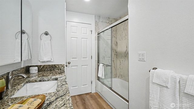 11040 40th Avenue NE, Seattle, WA 98125