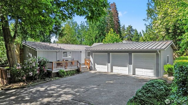 11040 40th Avenue NE, Seattle, WA 98125