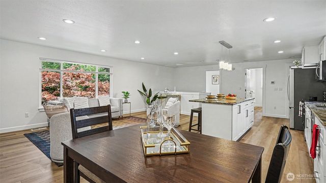 11040 40th Avenue NE, Seattle, WA 98125