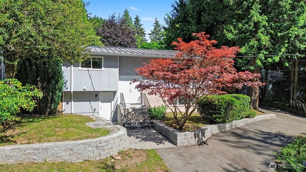 11040 40th Avenue NE, Seattle, WA 98125