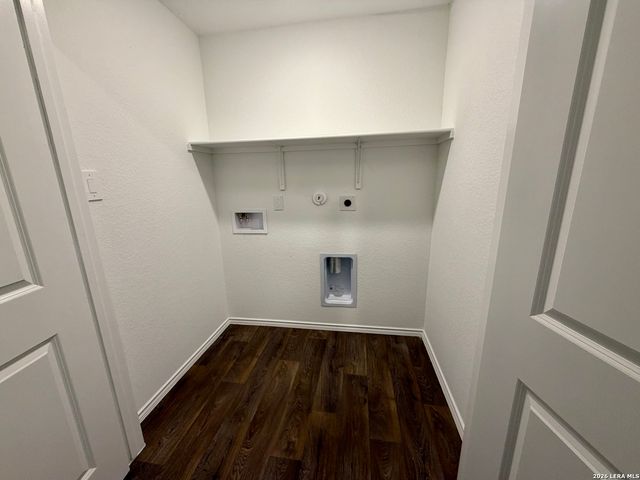 1015 Catalonia Pass, San Antonio, TX 78221