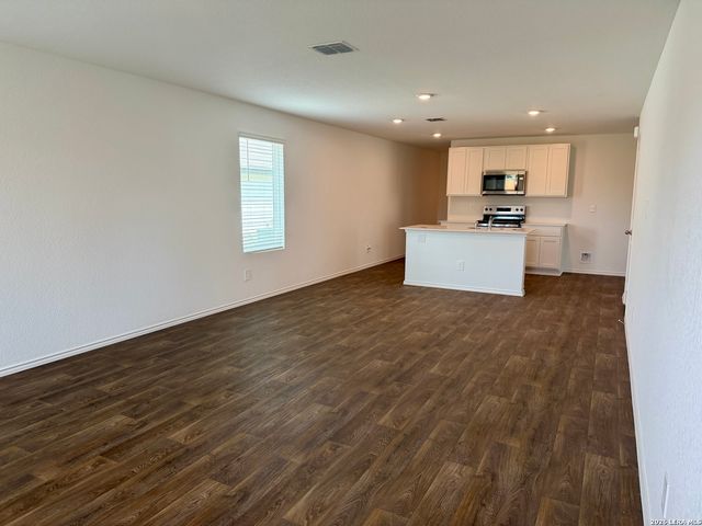 1015 Catalonia Pass, San Antonio, TX 78221