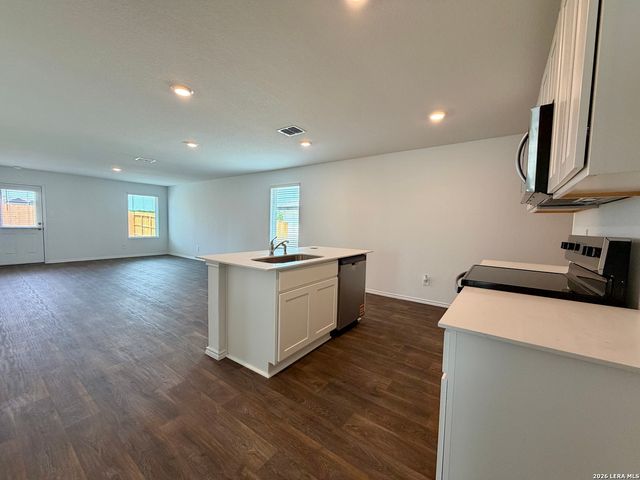 1015 Catalonia Pass, San Antonio, TX 78221