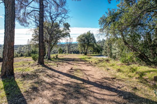 7555 Clear Canyon Road, Redding, CA 96001