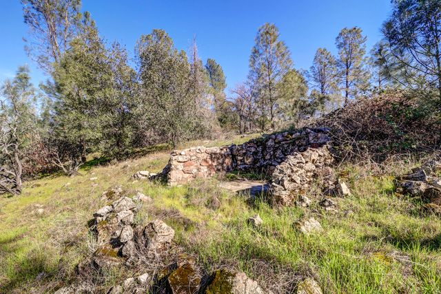 7555 Clear Canyon Road, Redding, CA 96001