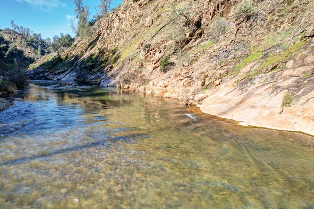 7555 Clear Canyon Road, Redding, CA 96001