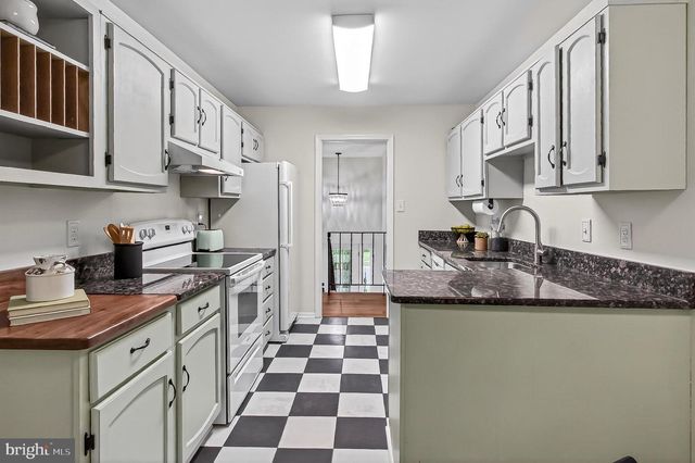 5308 NEW CHURCH CT, Fairfax, VA 22032
