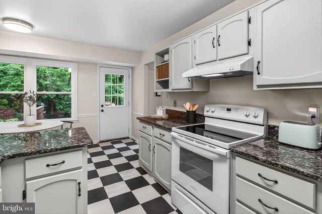 5308 NEW CHURCH CT, Fairfax, VA 22032