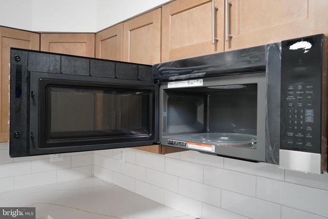 802 W BARRE ST, Baltimore, MD 21230