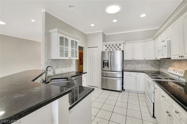 173 Stanhope CIR, Naples, FL 34104