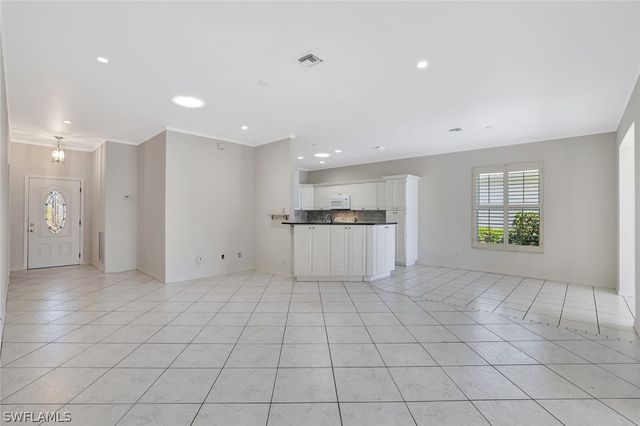 173 Stanhope CIR, Naples, FL 34104