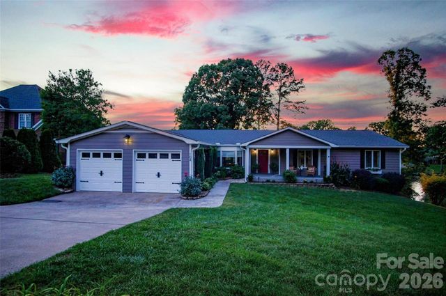 104 Doral Court, Kings Mountain, NC 28086