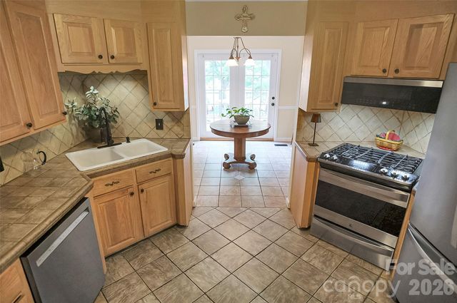 104 Doral Court, Kings Mountain, NC 28086