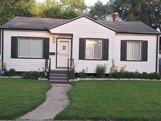 1613 Berrywood Lane, Flint, MI 48507