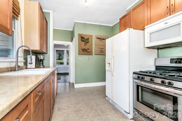5 Main Street, Asheville, NC 28803