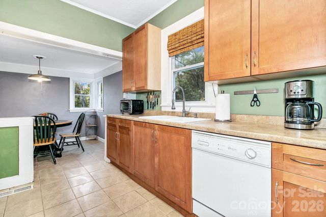 5 Main Street, Asheville, NC 28803