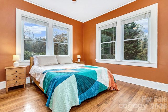 5 Main Street, Asheville, NC 28803
