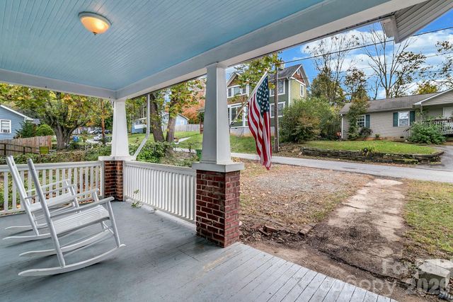 5 Main Street, Asheville, NC 28803